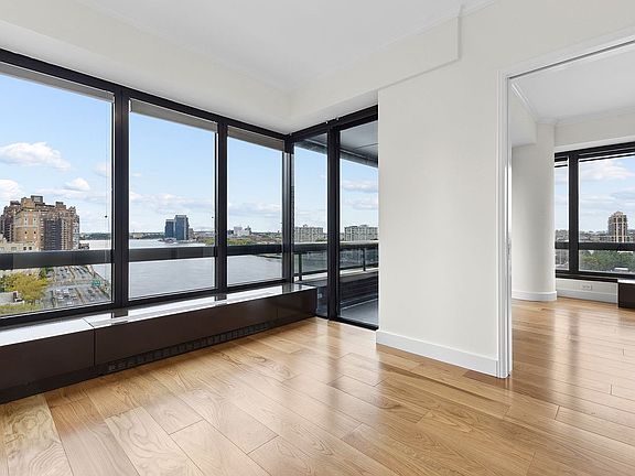 5th image of 530 E 76th St APT 10G