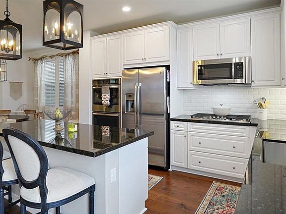 5th image of 28980 W Hills Dr