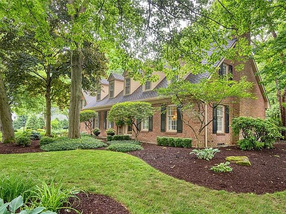 5th image of 320 Fonderlac Dr SE