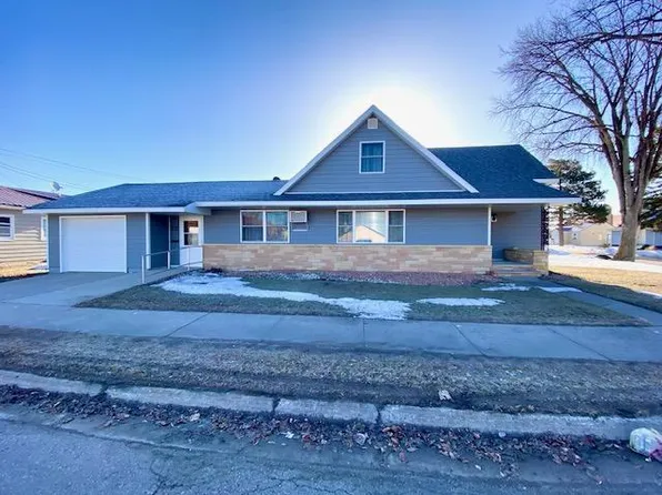 17 10th St S, Wheaton, MN 56296