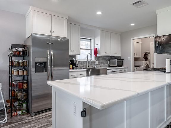 4th image of 9311 Irish Moss Dr