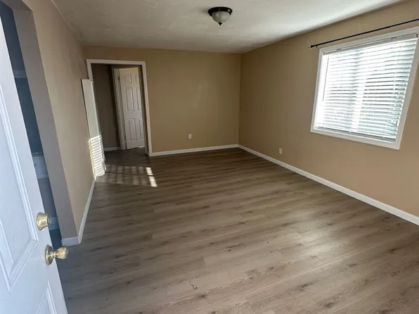 221 W 20th St #2, Merced, CA 95340