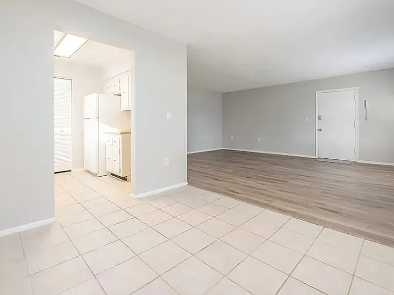 1717 Belleair Forest Dr #A — Photo 2