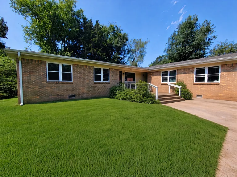2411 Mastin Lake Rd NW #B — Photo 1