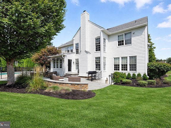 4th image of 2 Eagleton Farm Rd