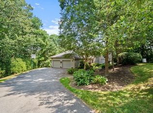 35 Chiltern Hill Dr N, Worcester, MA 01602