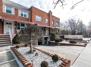 61-53 67th St, Middle Village, NY 11379