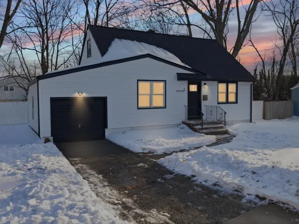 5 Lois Ave, East Brunswick, NJ 08816