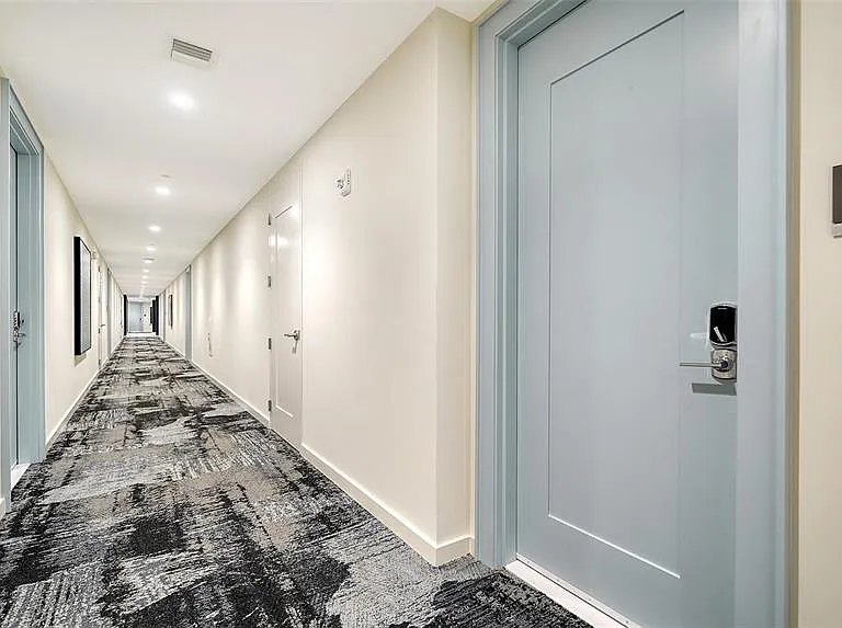 301 Quay Commons Dr #704 — Photo 2