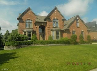 1946 Cloverdale Dr, Rochester, MI 48307