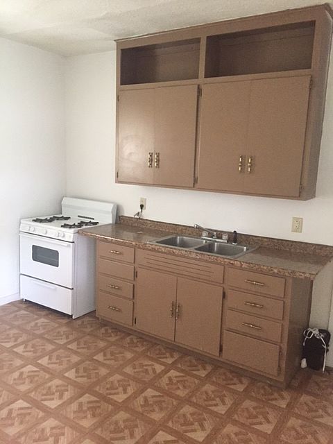 2nd image of 849 E Seminary St