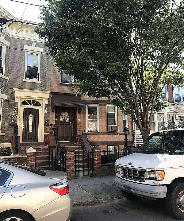 2nd image of 718 New Jersey Ave Unit Penthouse