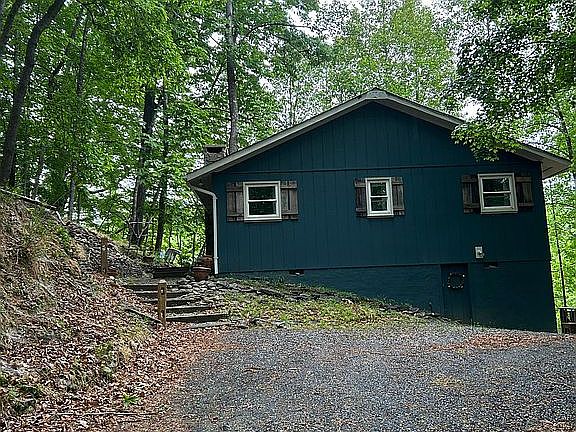 3rd image of 114 Sweetleaf Ln