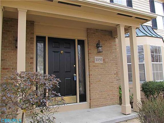 3rd image of 1051 Milford Dr