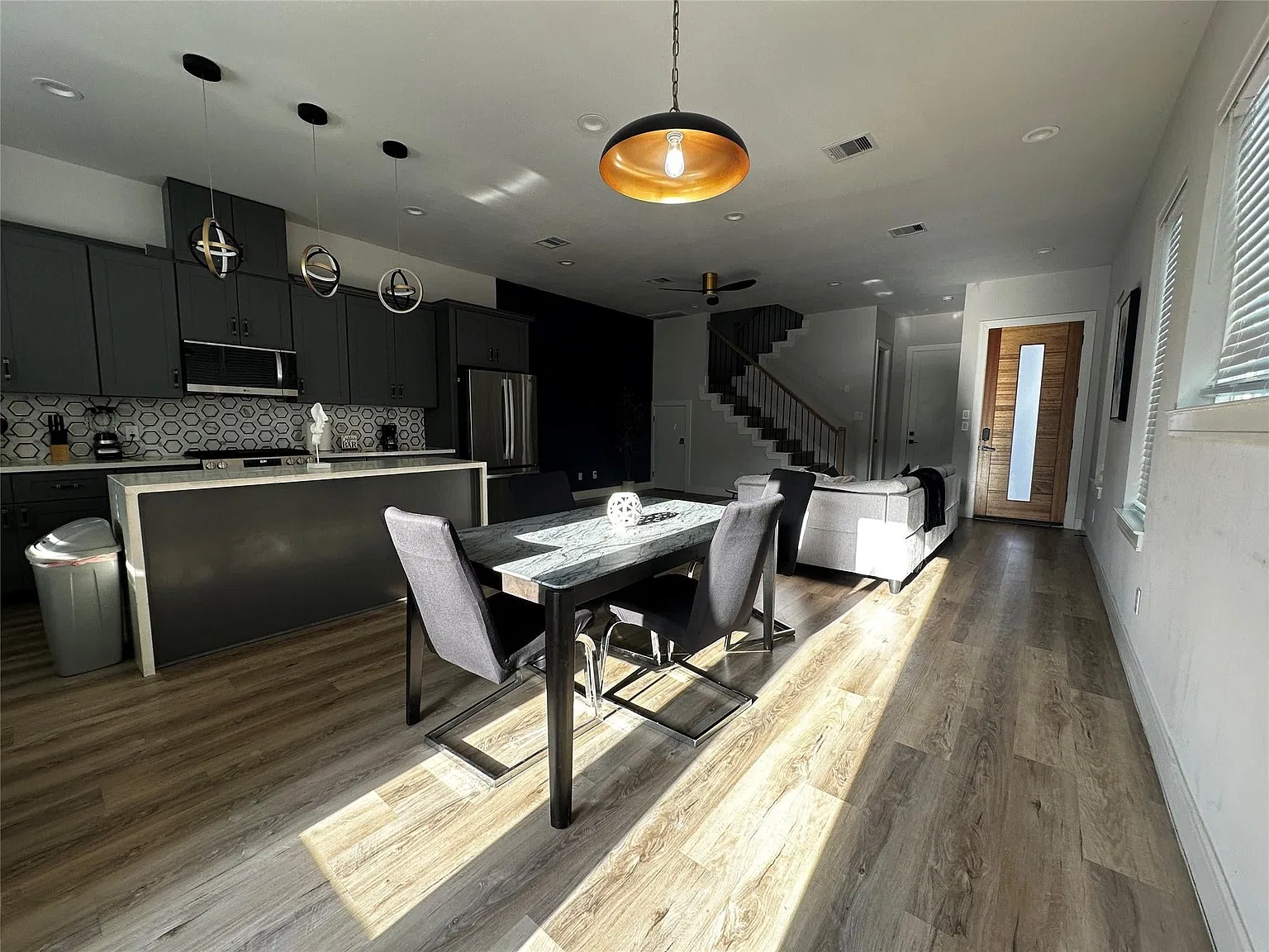 2 bed, $2,200 — Photo 4