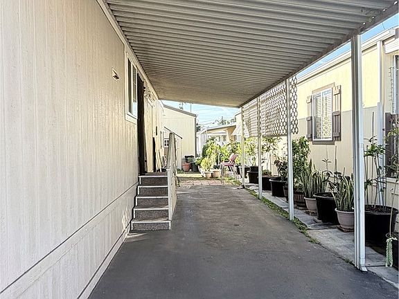 3rd image of 13181-222 Lampson Ave