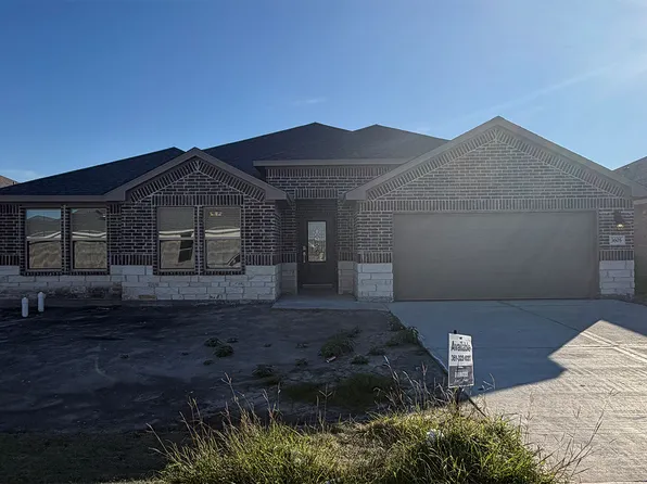 3605 Sahar Lake Dr, Robstown, TX 78380