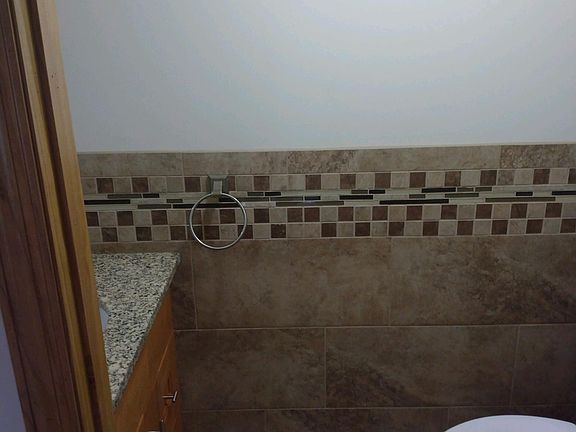 3rd image of 333 Main St