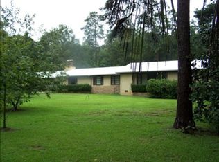 4627 Pineview Dr, Marianna, FL 32446