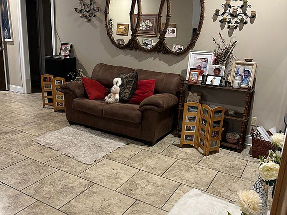 4th image of 949 Lillian Michel Dr