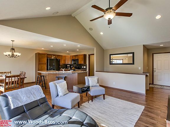 5th image of 7963 Bellagio Dr