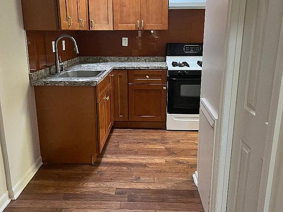 4th image of 306 N 41st St #1