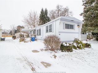 56 Regency Dr, Chatham Kent, ON N7L 4G1