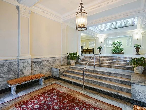 3rd image of 2111 Hyde St #600