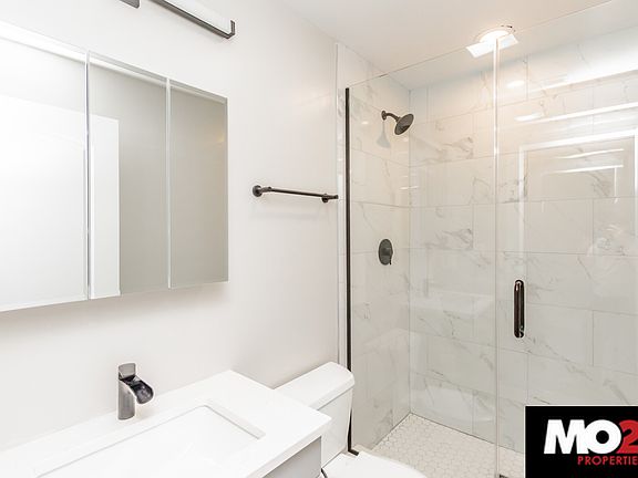 4th image of 1545 W Augusta Blvd #G02