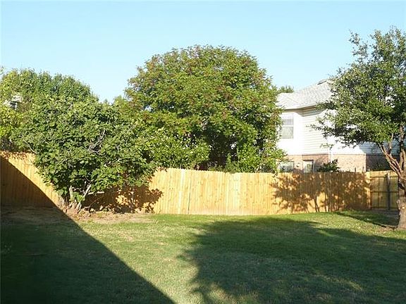3rd image of 312 Cortland Cir