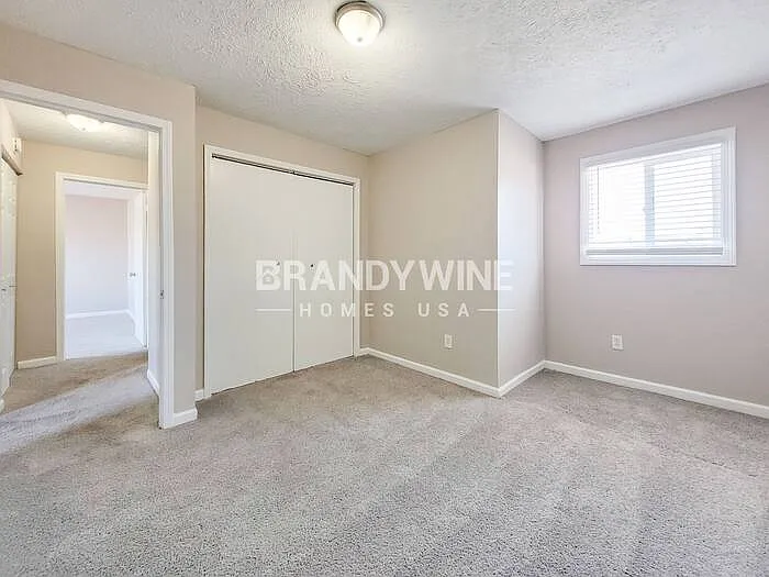 605 Woods Crossing Ln — Photo 16