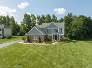 7145 Ingomar Ln, Clarkston, MI 48348