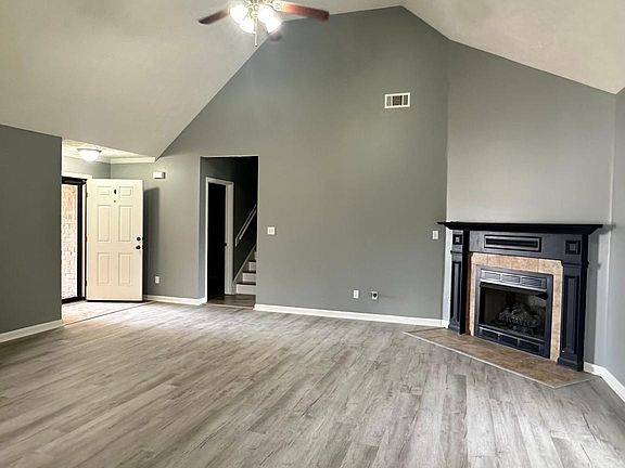 3rd image of 140 Summerfield Dr