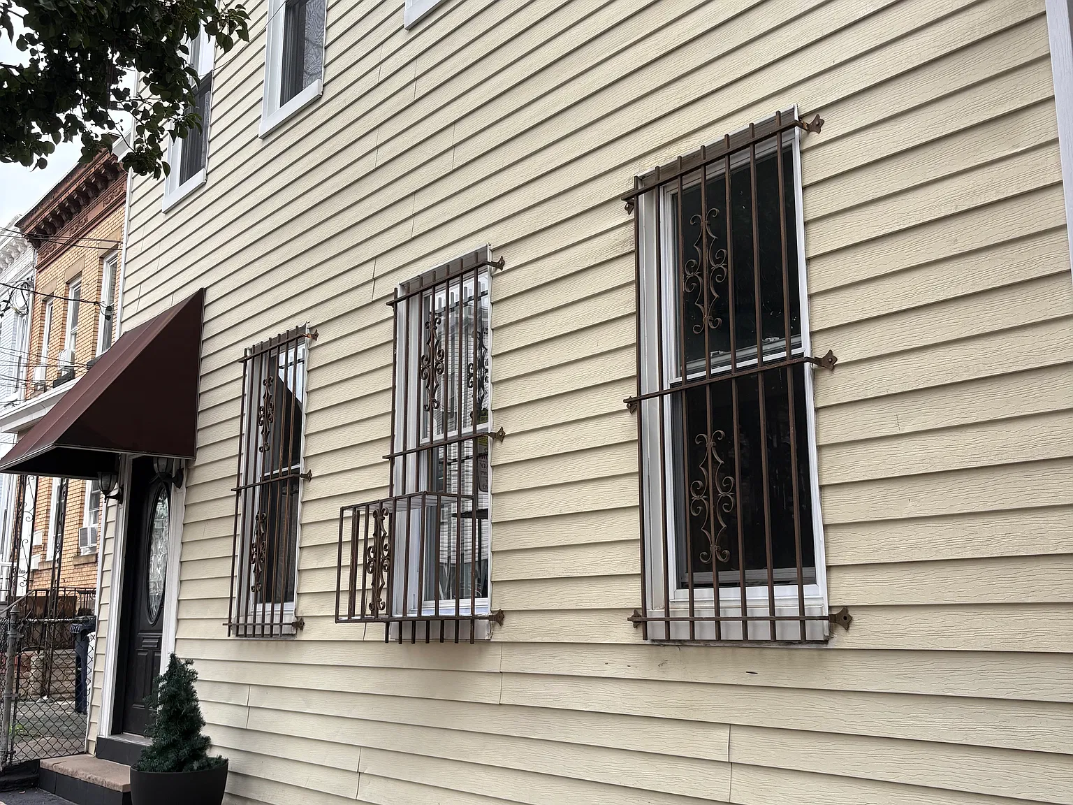 3 bed, 1700 sqft, $3,100 — Photo 2