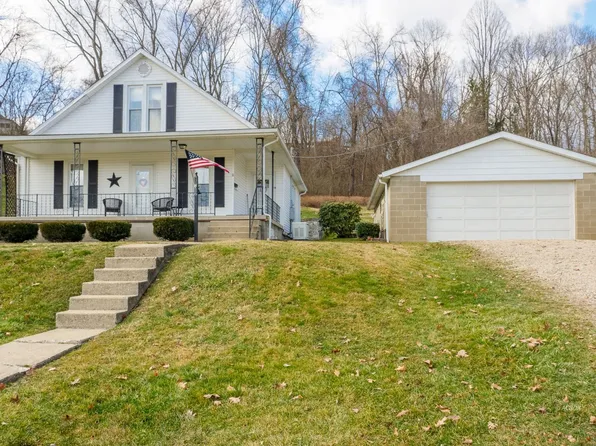 16 Dew St, Glouster, OH 45732