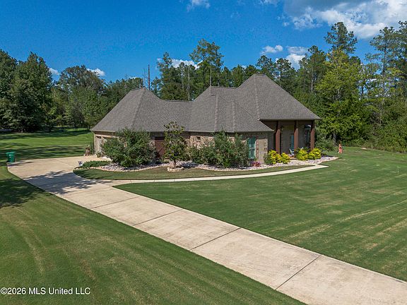 2nd image of 520 Viewpointe Way