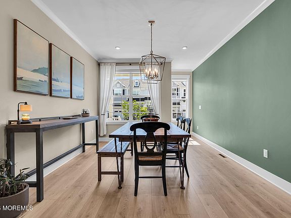 4th image of 3328 Poplar Place