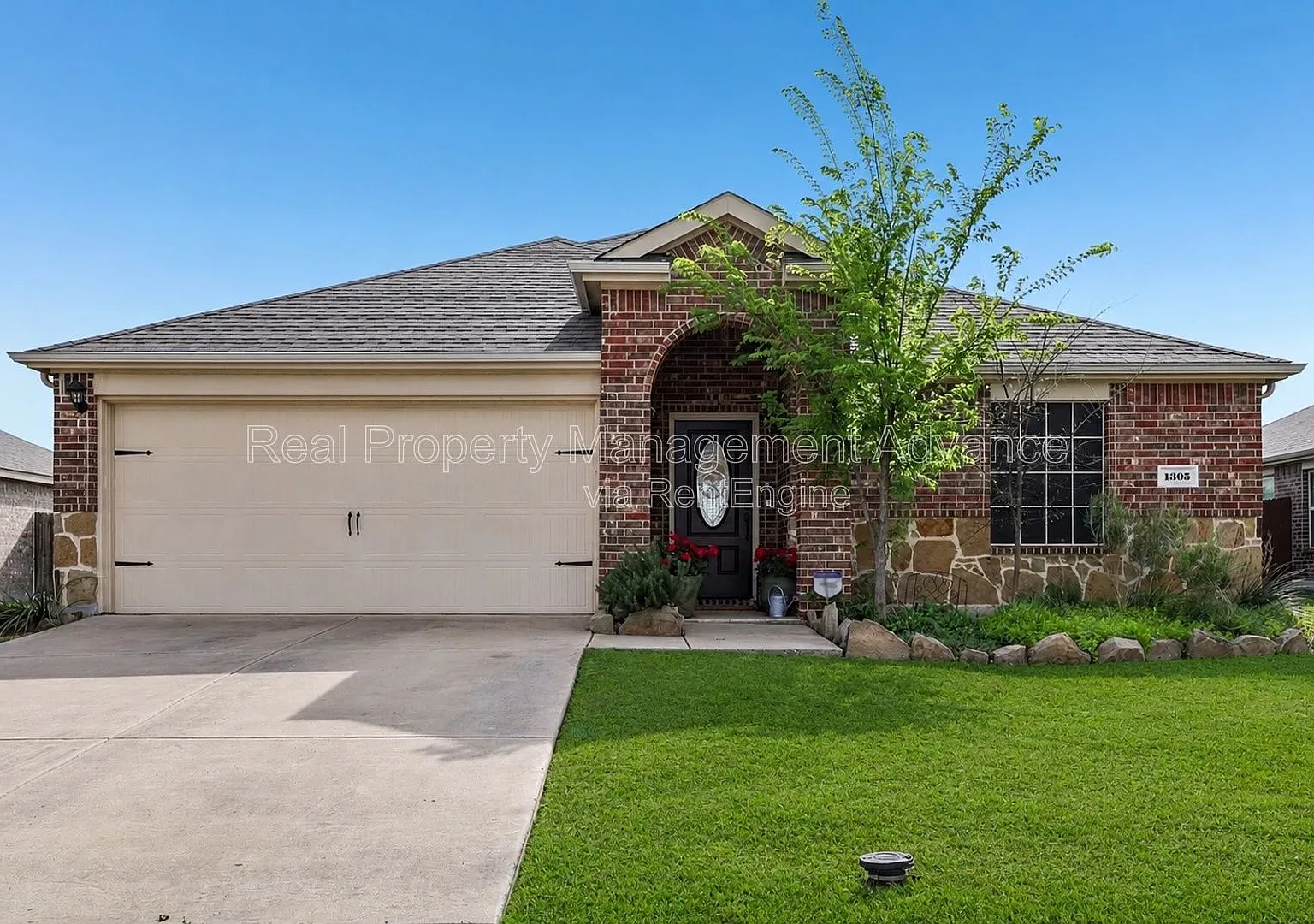 3 bed, 2.0 bath, 1587 sqft, $1,795 — Photo 1