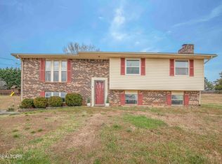 748 Crestview Cir, Lenoir City, TN 37772