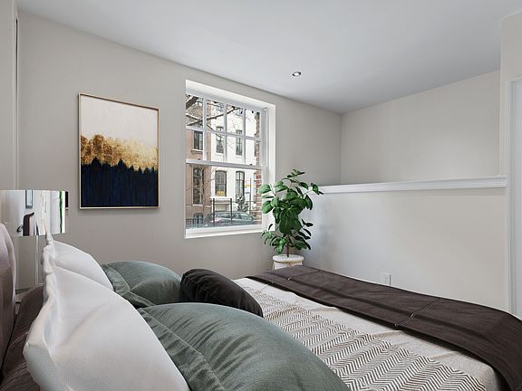 4th image of 207 W 11th St #D1