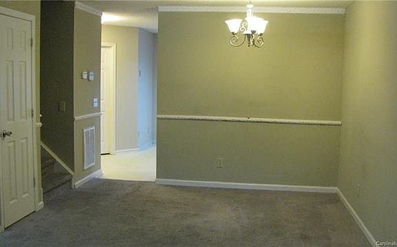 3rd image of 3836 Mosscroft Ln