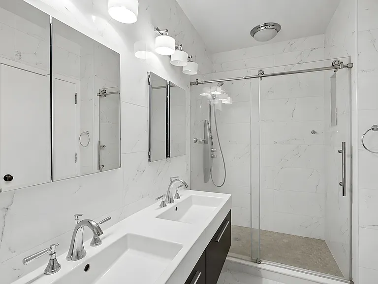 22 Warren St #4 — Photo 9
