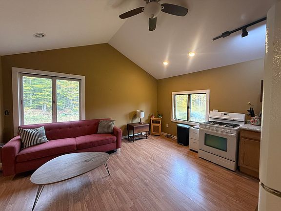 5th image of 766 E Hill Rd