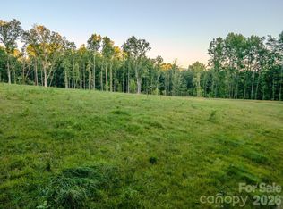 416 Irvine Dr, Fairview, NC 28730