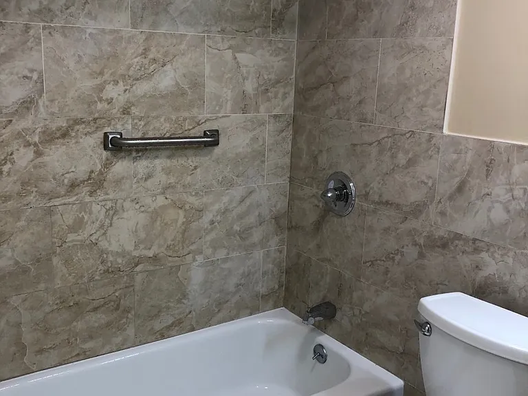 Notre Dame Apartments — Photo 10