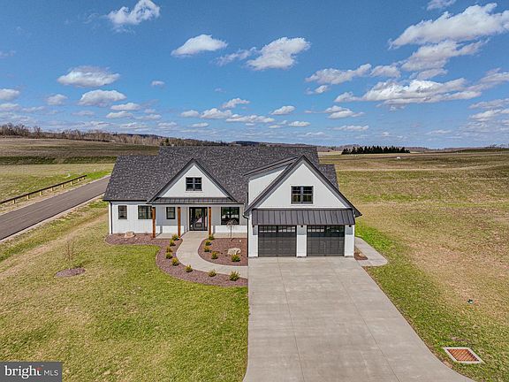 2nd image of 15 Walnut Rdg