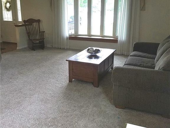 5th image of 859 Rosewood Dr