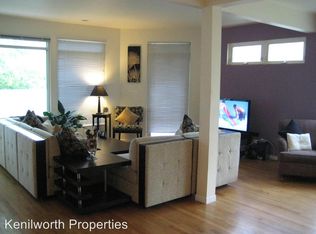 1901 W George St APT 2, Chicago, IL 60657