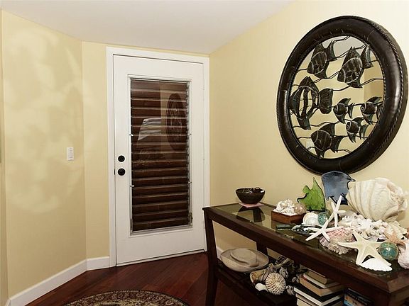 5th image of 234 NE Edgewater Dr APT 204