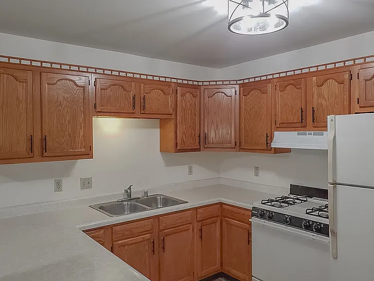 113 W Parkview St #B — Photo 8